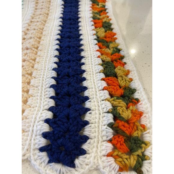 Crocheted Blanket/Throw in Multicolor Hand Made - Picture 5 of 11